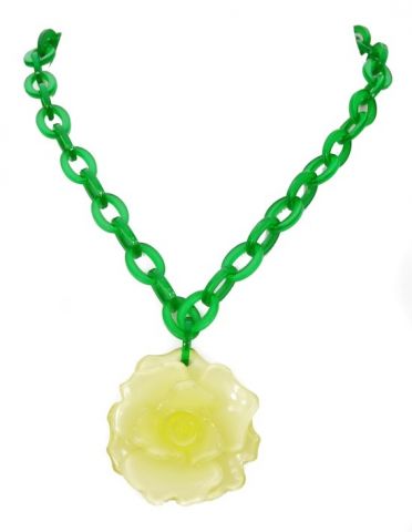 COLLAR CORTO FLOR CAPAS VERDE