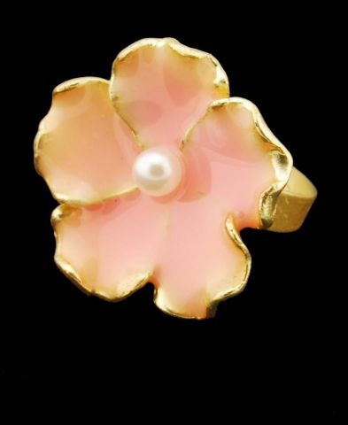 ANILLO FLOR ARQUEADA PERLA SALMON