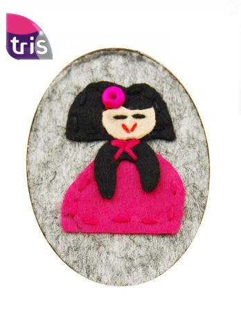 BROCHE FIELTRO MUÑECA
