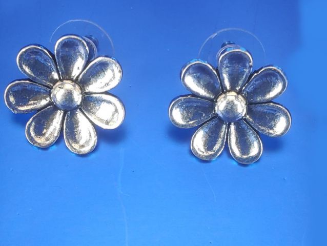 PENDIENTES FLOR PETALO ESTRAIBL