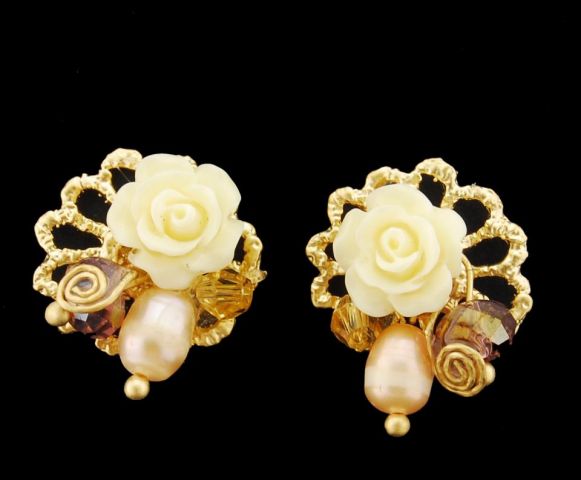 PENDIENTES FLOR ESPIRAL PERLA