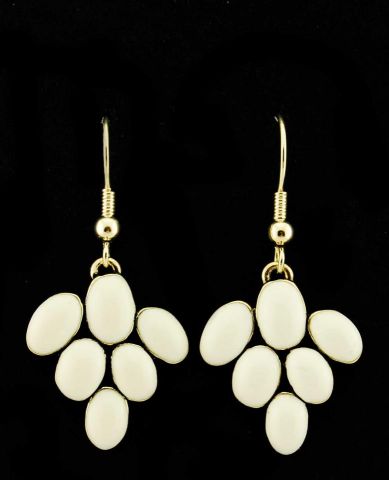 PENDIENTES TRIANG. EPOXY COLG. BLANCO