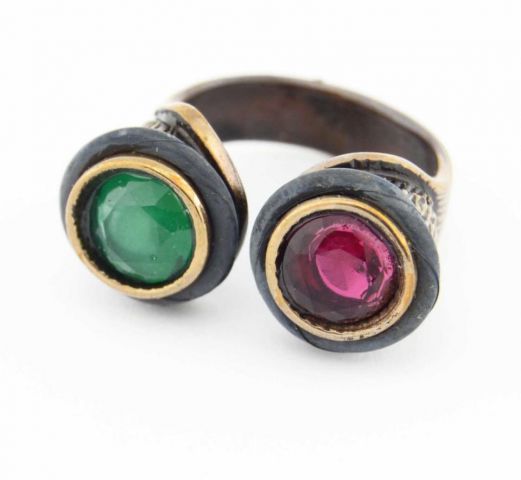 ANILLO 2 CIRC. PIEDRAS ROJO