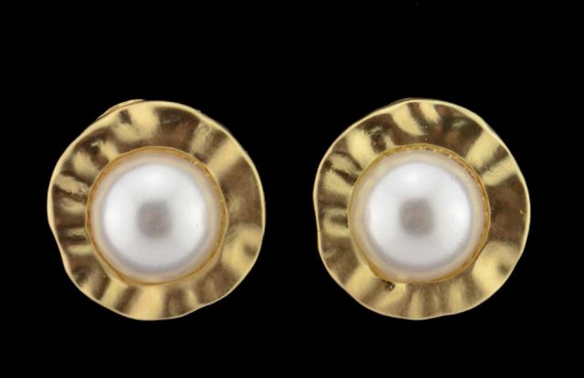 PENDIENTES CIRCULO PERLA DORADO
