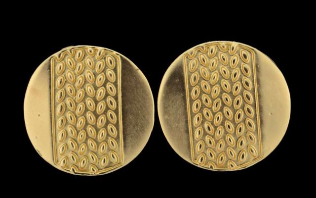 PENDIENTES CIRC. GRECA VERTICAL DORADO