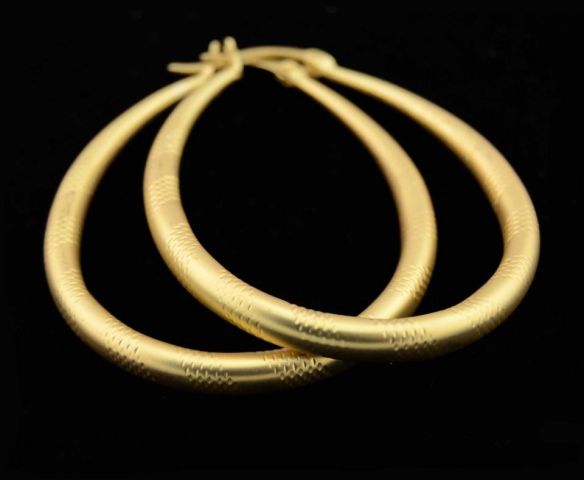 PENDIENTES AROS GRAB. MAT. OVAL DORADO