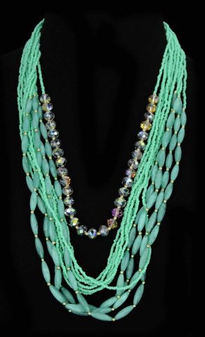 COLLAR LARGO BEADS/CRISTALS VERDE