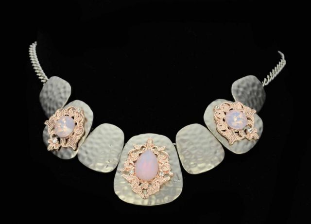 COLLAR OTOM PLATEADO