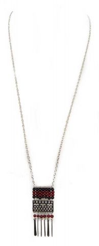COLLAR RECT. BOLAS PLATEADO GRANATE