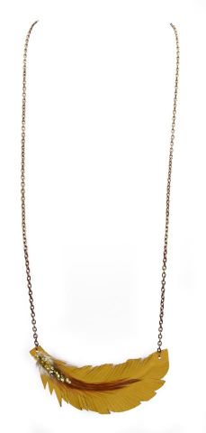 COLLAR BAB MINI HOJA HORIZ. MOSTAZA
