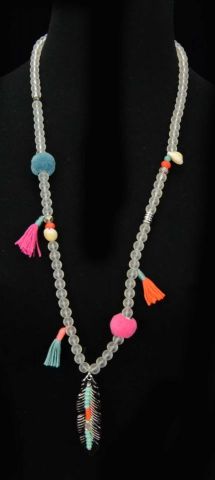 COLLAR MALA POMPONES