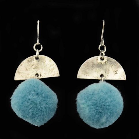 PENDIENTES 1/2 CIRC POMPON CIAN