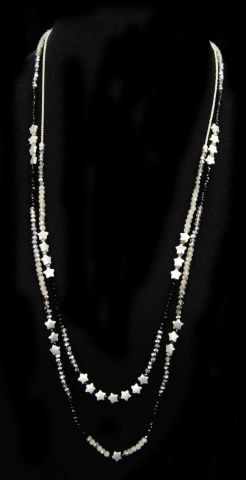 COLLAR LARGO FINO ESTRELLAS