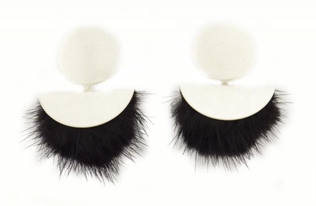 PENDIENTES MEDIA LUNA CONEJO NEGRO