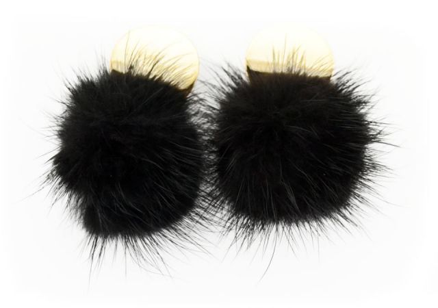 PENDIENTES POMPON + CIRC CHAPAD NEGRO