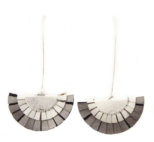 PENDIENTES ABANICO GANCHO LARGO GRIS