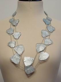 COLLAR BANTU IRREG. G AZUL