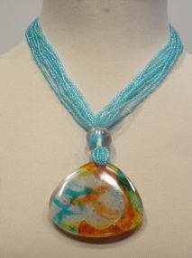 COLLAR COLG. TRIANG. RESINA AZUL